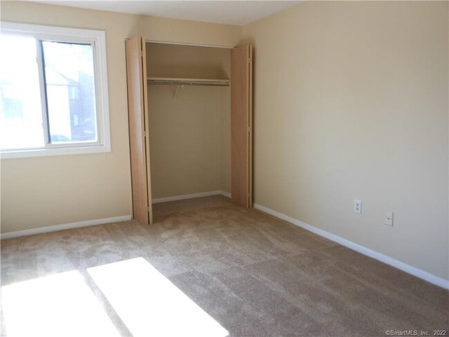 Building Photo - 7 Padanaram Rd