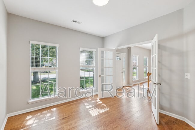Building Photo - 9307 Hanworth Trace Dr