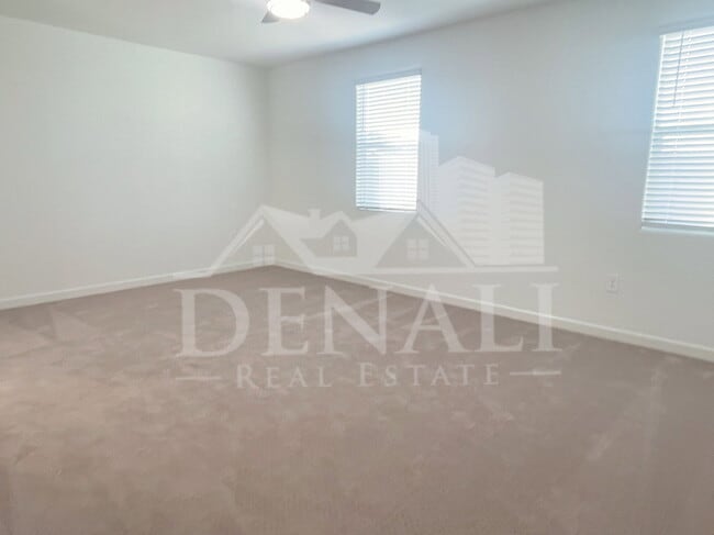 Building Photo - 2760 W Stradling Ave