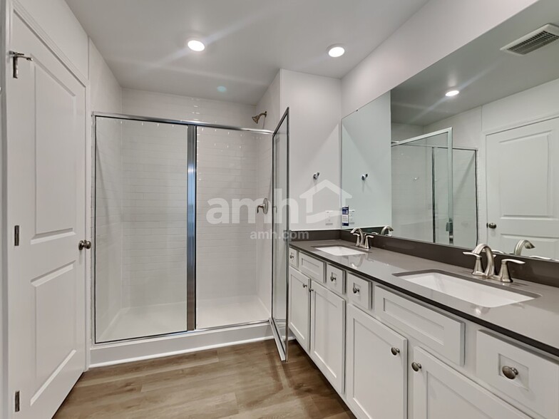 Building Photo - 566 Plumeria Ln