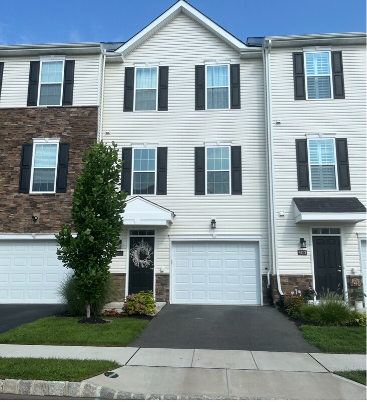 Building Photo - 405 Spirit Wy