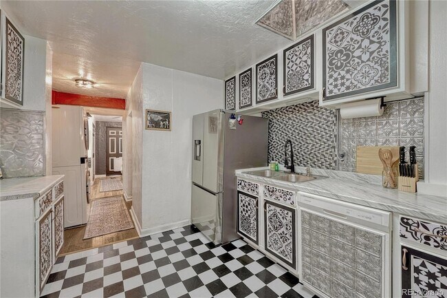 Building Photo - 1026 Inca St