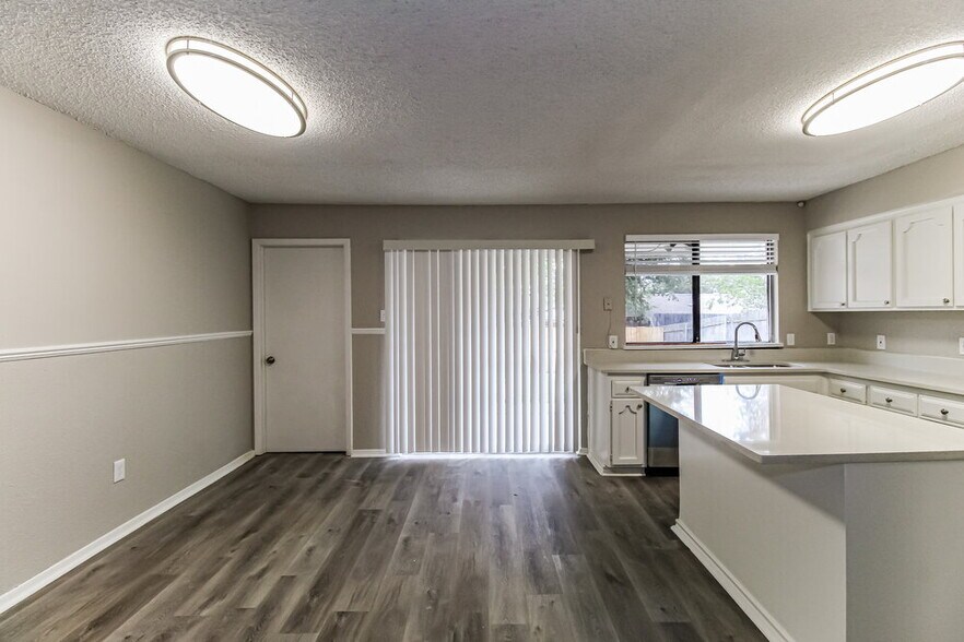 Building Photo - 6628 Brookdale Dr