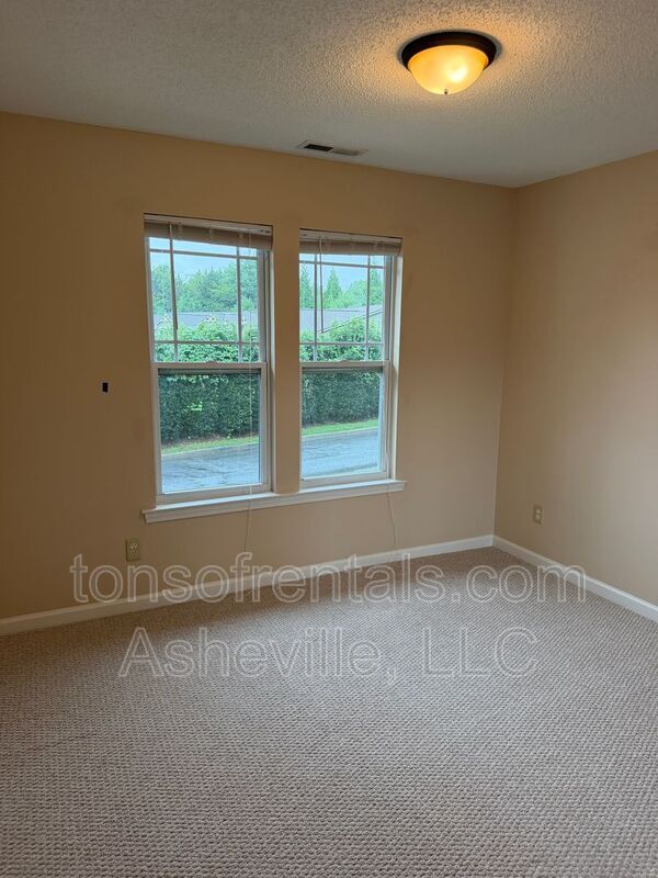 Building Photo - 149 Morningside Ln
