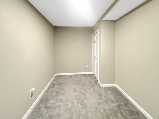Building Photo - 1026 W Fayette St