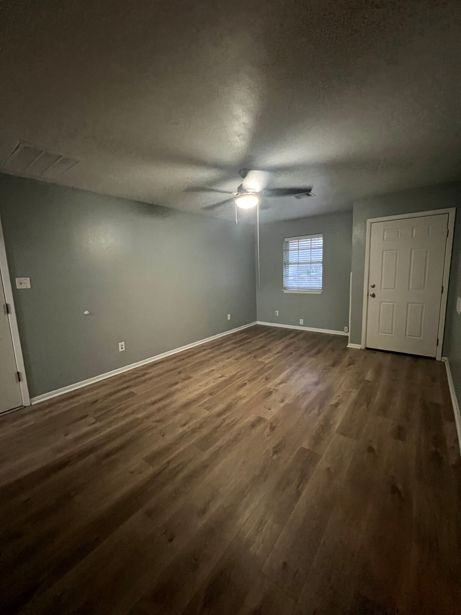 Livingroom - 101 N Orange St