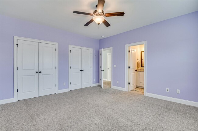 Building Photo - 3067 Rosewood Dr