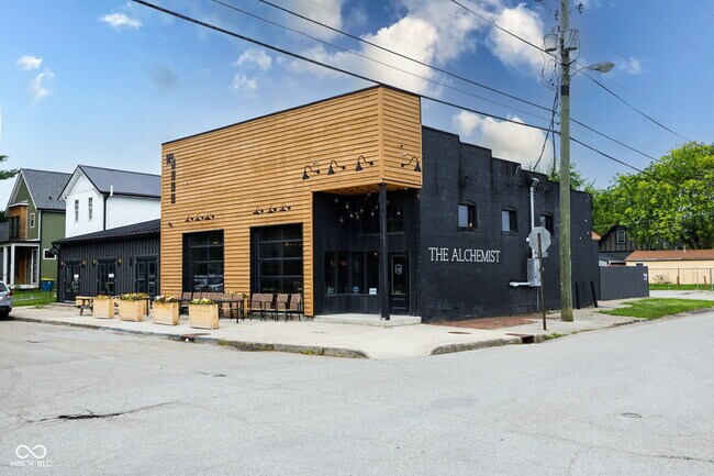 Building Photo - 816 East 21st St