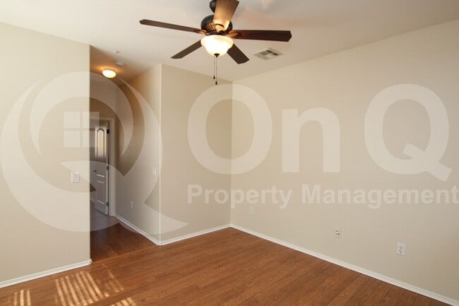 Building Photo - 1366 S Sabino Dr