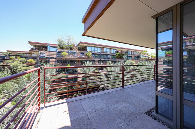 Building Photo - 7137 E Rancho Vista Dr