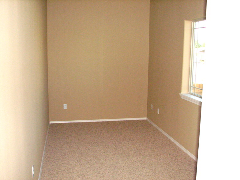 Building Photo - 316 Rosehaven St