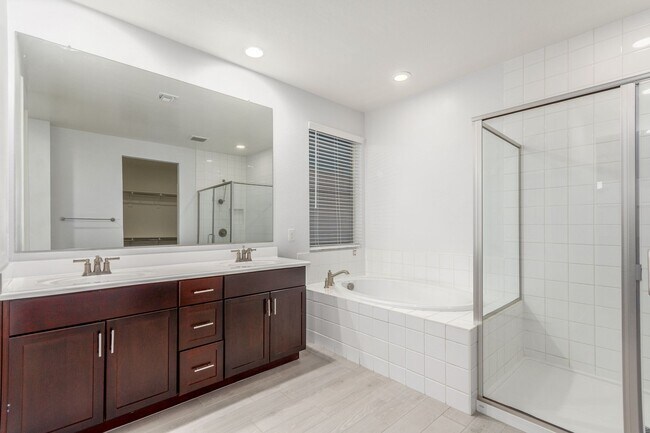 Building Photo - Stylish Living Near Queen Creek – Welcome ...