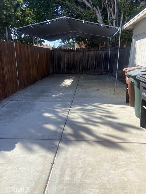 Building Photo - 33791 Silver Lantern St