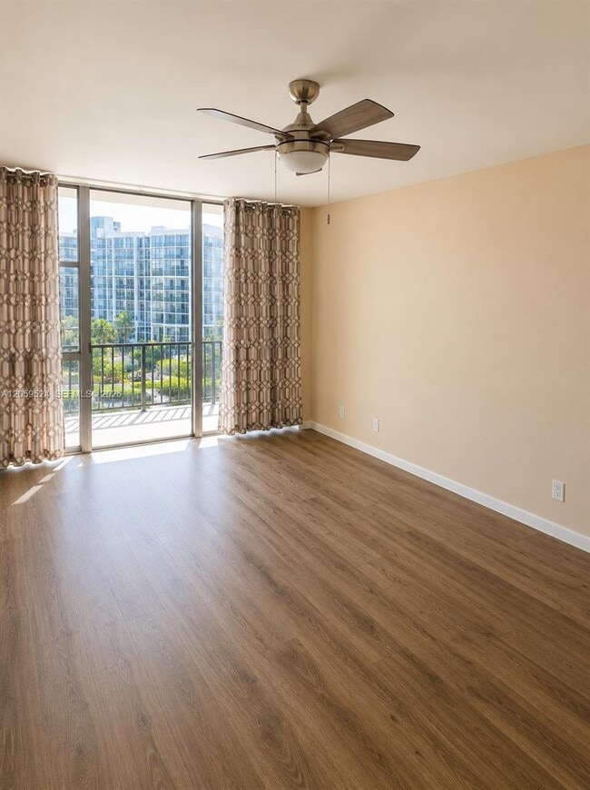 Building Photo - 800 Parkview Dr
