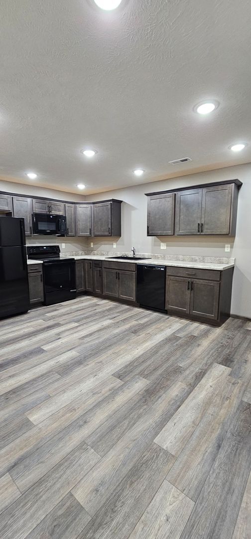 Building Photo - 822 Phoenix Ct