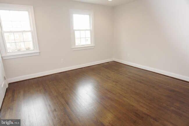 Building Photo - 12307 Chesterton Dr