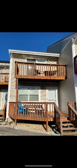 Building Photo - 516 Lakeside Dock Dr
