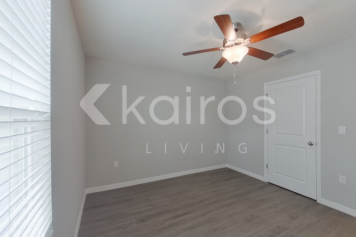 Building Photo - 8669 SW 43rd Ter