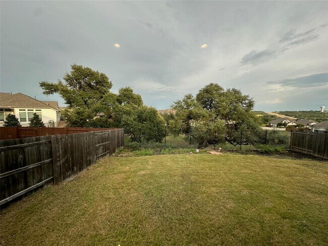 Building Photo - 441 Saturnia Dr
