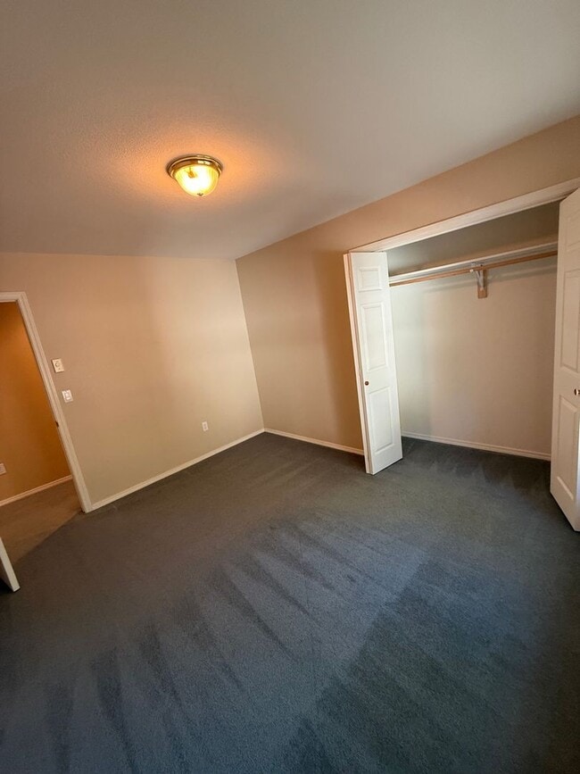 Building Photo - Spacious 5 Bedroom / 3 Bathroom Home for Rent in Lakeside, Montana