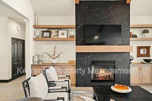 Building Photo - 2805 Crystal Creek Dr