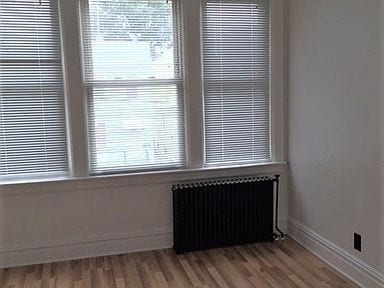 Building Photo - 361 EGE Ave