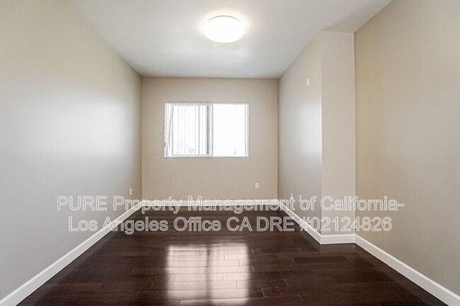 Building Photo - 11740 Vanowen St