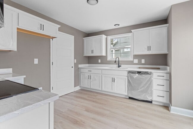 Building Photo - 525 Judah Cir