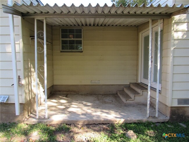 Building Photo - 1002 Duncan Ave