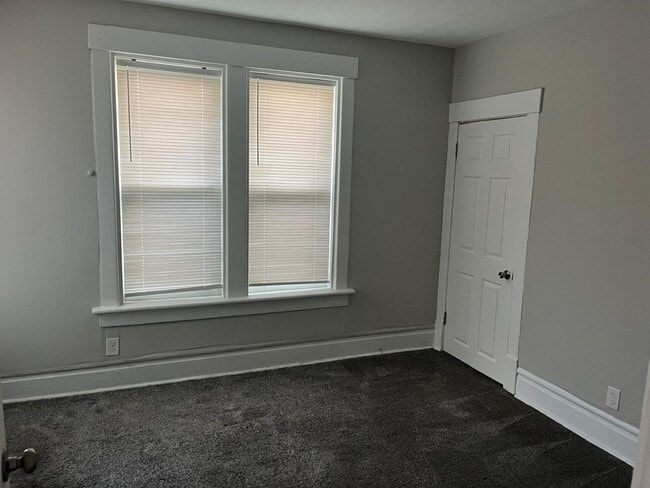 Building Photo - 544 S Champion Ave