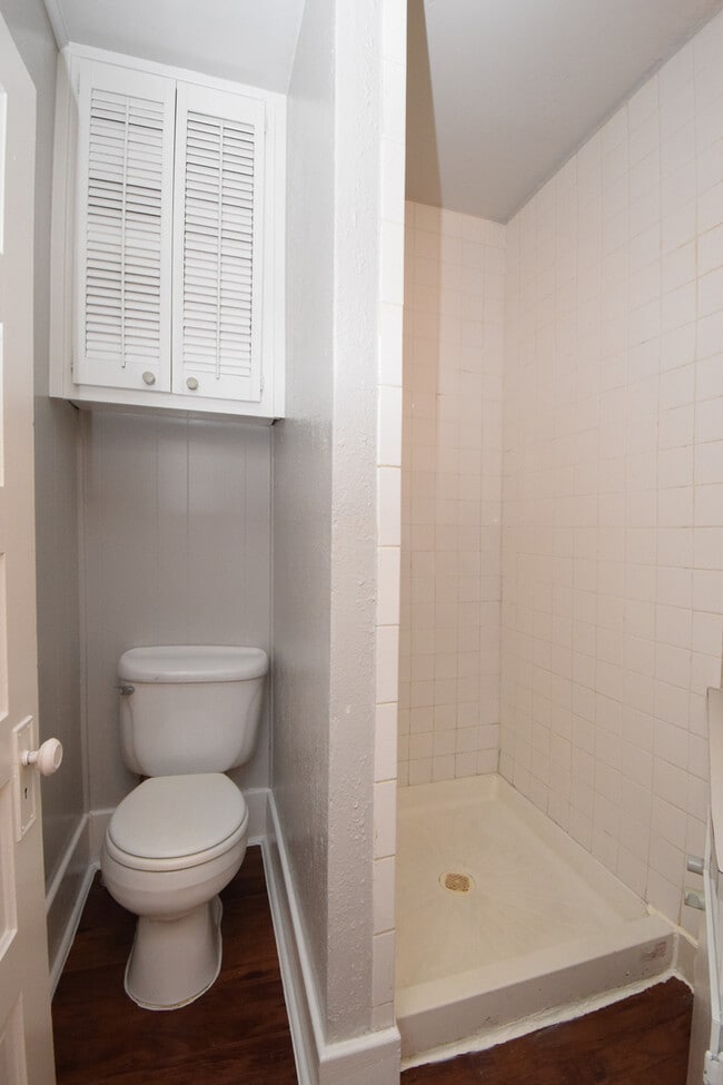 Building Photo - 30th-407 E