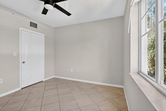 Building Photo - 6450 Emerald Dunes Dr