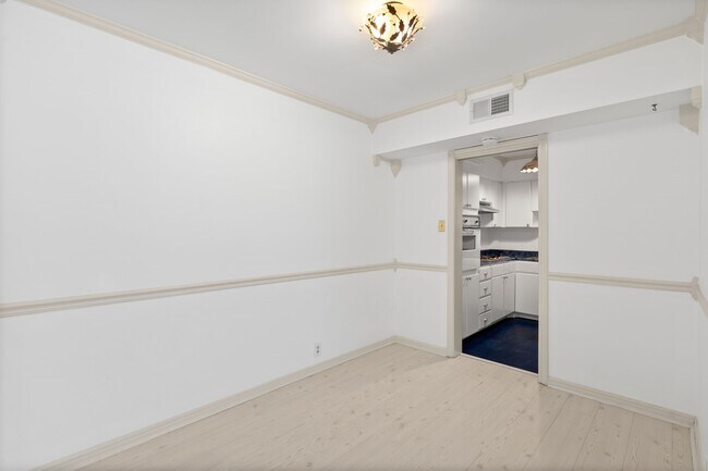 Building Photo - 2601 Bellefontaine St