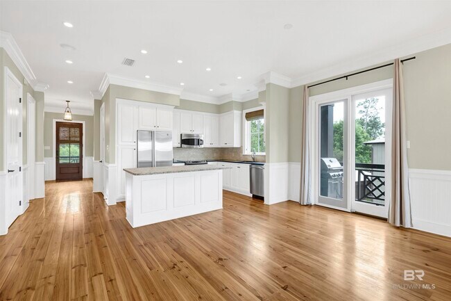 Building Photo - 32491 Water View Dr E