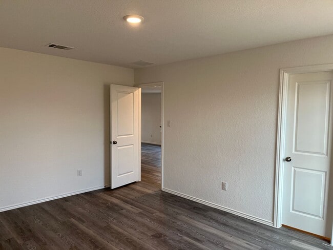 Building Photo - Dream Home in Seguin- 3 Bedroom / 2 Bath -...