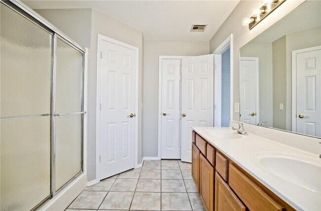 Building Photo - ***520 Walker Street***