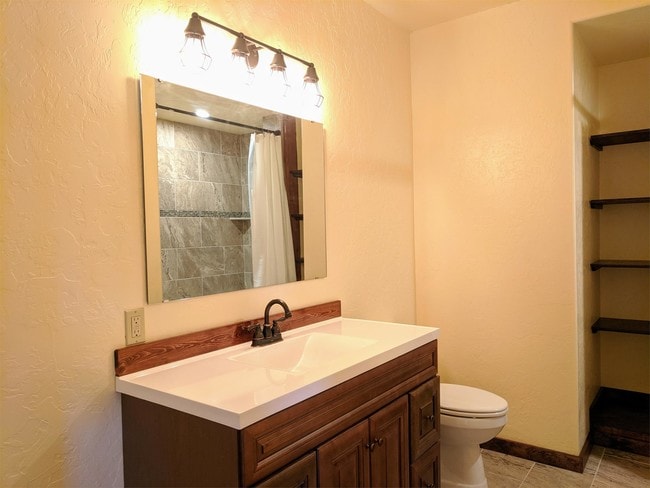 Building Photo - 82 Jewel Trl