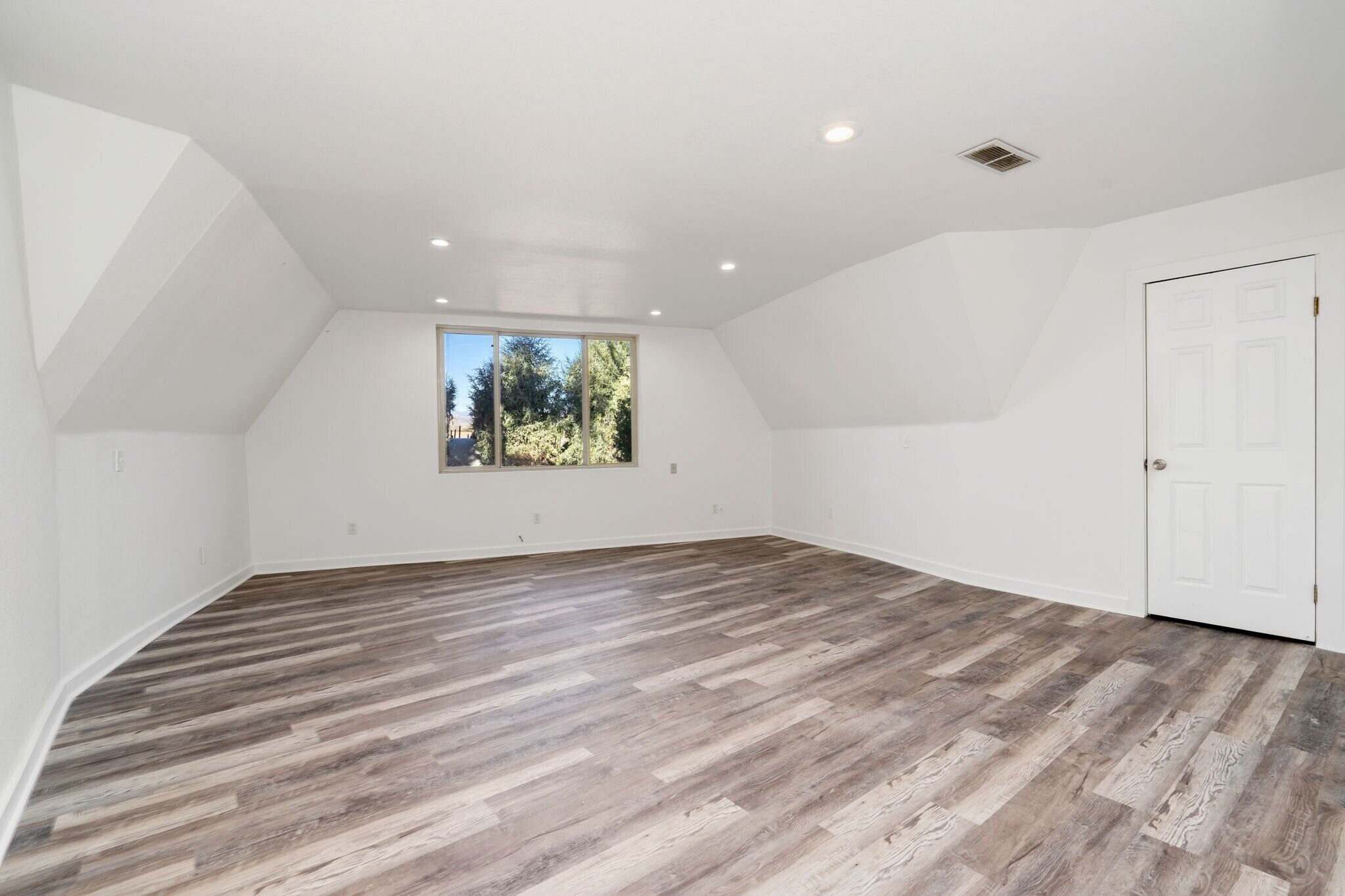 Building Photo - 8402 Dome Ct