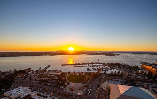 Building Photo - 700 W Harbor Dr