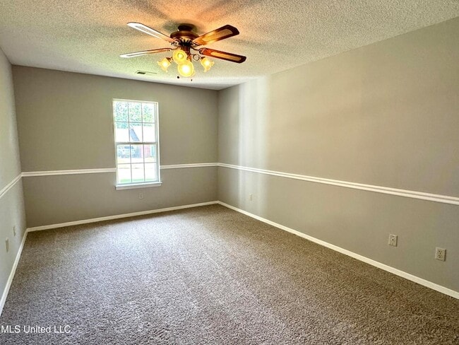 Building Photo - 10233 Curtis Dr