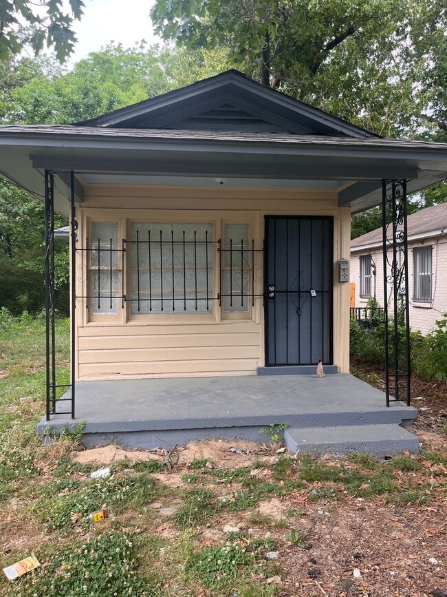 Building Photo - Newly Renovated Unit in Heart of Memphis