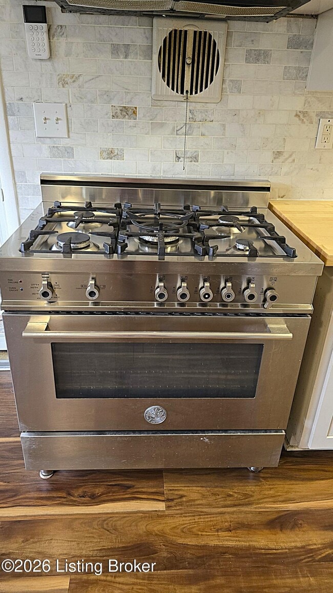 Building Photo - 1707 Nightingale Rd