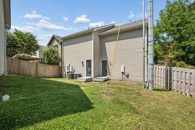 Building Photo - 415 Van Buren St