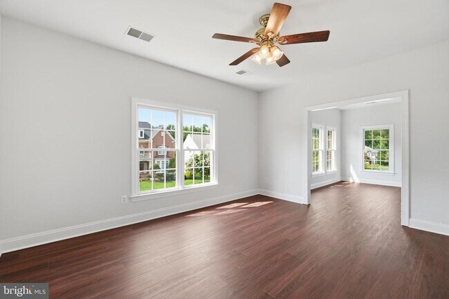 Building Photo - 5285 Meadow Estates Dr