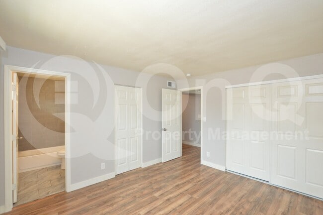 Building Photo - 6040 N 21st Ave