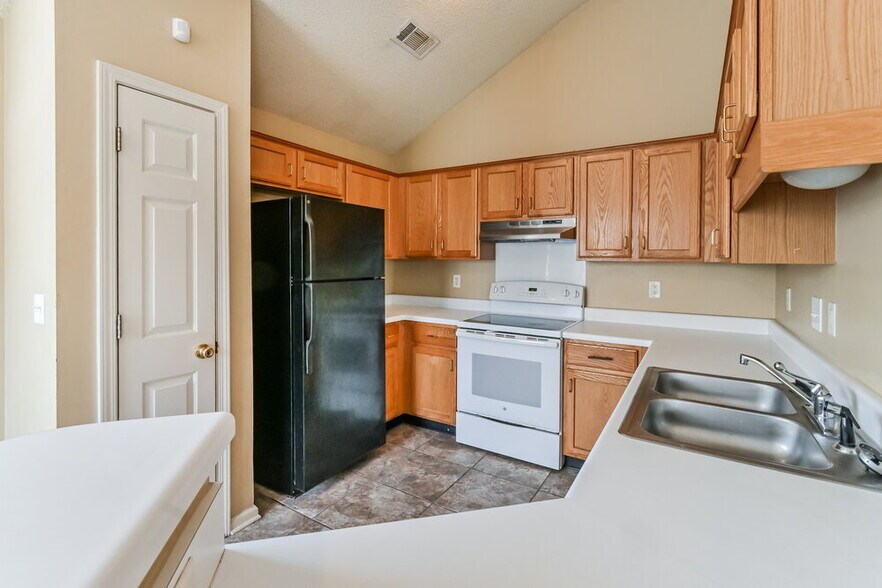 Building Photo - 8090 Bensford Ln