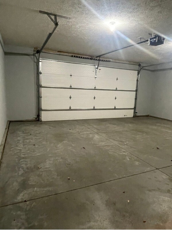 Building Photo - 2304 W George St