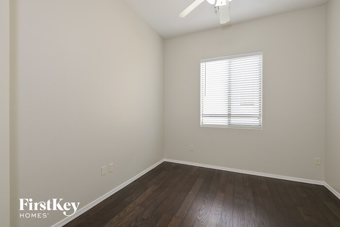 Building Photo - 10423 S Painted Mare Dr