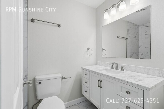 Building Photo - 1713 Valencia Dr E