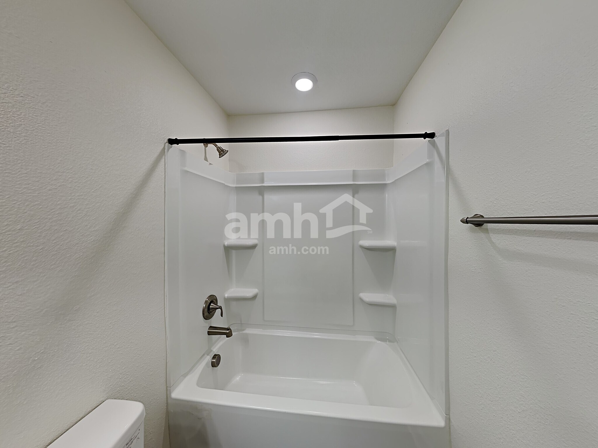 Building Photo - 8673 Highfield Ave